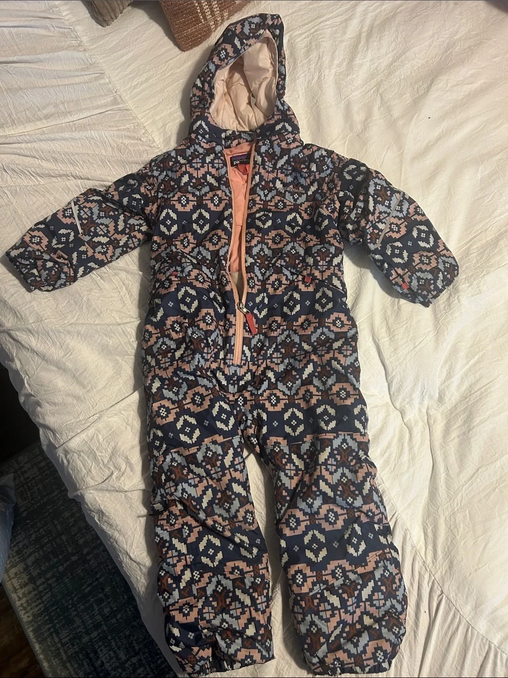 Kids Patagonia Snowpile Navy and Blush Pattern